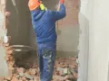 დემონტაჟი + ნარჩენების გატანა “ჟირაფით” 