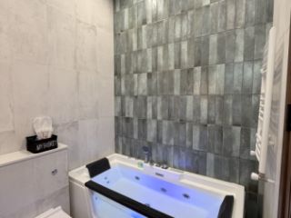 ქირავდება დღიურად ჯაკუზიანი ბინა სურათი 3