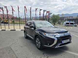 ქირავდება 7 ადგილიანი Mitsubishi Outlander სურათი 1
