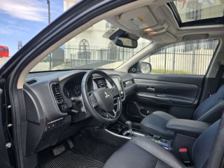 ქირავდება 7 ადგილიანი Mitsubishi Outlander სურათი 3