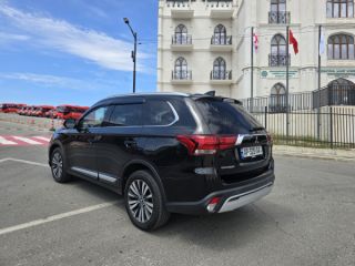 ქირავდება 7 ადგილიანი Mitsubishi Outlander სურათი 6