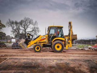 ქირავდება ექსკავატორი JCB3CX სურათი 1