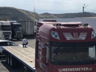 ტვირთის გადაზიდავა ტრაილერით სურათი 2