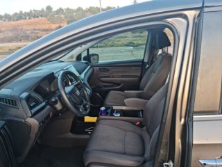 ქირავდება მინივენი სურათი 3