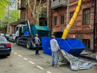 სამშენებლო ნარჩენების გატანა კონტეინერით სურათი 2