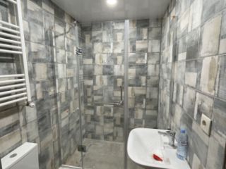 აბაზანის მინის ტიხრები / მოაჯირები მინის / საოფისე ვიტრაჟები სურათი 21