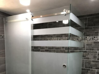 საშხაპე მინები/ შუშის მოაჯირები სურათი 13