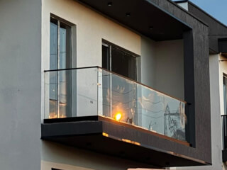 საშხაპე მინები/ შუშის მოაჯირები სურათი 6