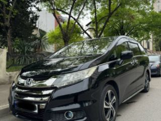 მინივენი მძღოლით სურათი 2