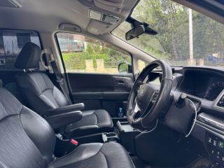 მინივენი მძღოლით სურათი 7