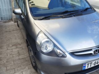 მანქანის გაქირავება 