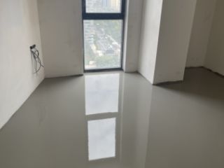 თვითსწორებადი იატაკის დაგება სურათი 12