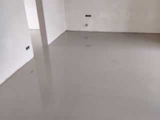 თვითსწორებადი იატაკის დაგება სურათი 17