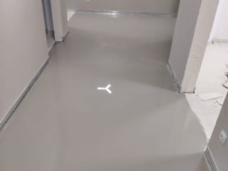 თვითსწორებადი იატაკის დაგება სურათი 2