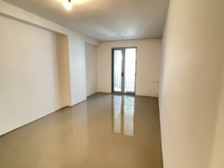 თვითსწორებადი იატაკის დაგება სურათი 20