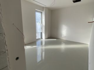 თვითსწორებადი იატაკის დაგება სურათი 8