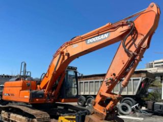 ქირავდება მუხლუხო ექსკავატორი სურათი 1