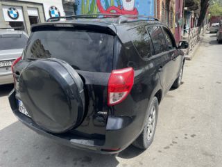 ქირავდება დღიურად Toyota RAV4
