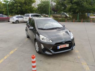 ქირავდება Prius C