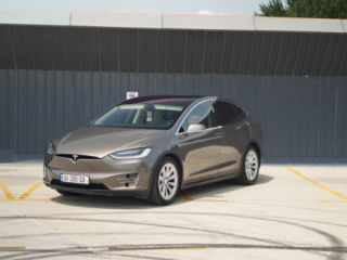 Tesla Model X  პრემიუმ ტრანსფერი და პირადი მძღოლი სურათი 1