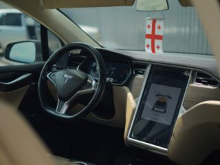 Tesla Model X  პრემიუმ ტრანსფერი და პირადი მძღოლი სურათი 7