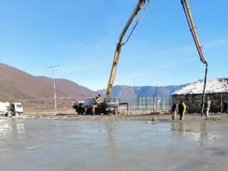 ბეტონის  სამრეწველო იატაკის დასხმა-მოპირიალება სურათი 6