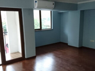 ლამინატის ხელოსანი სურათი 3