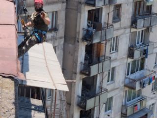 ალპინისტი . სიმაღლეზე სამუშაოების შესრულება სურათი 6